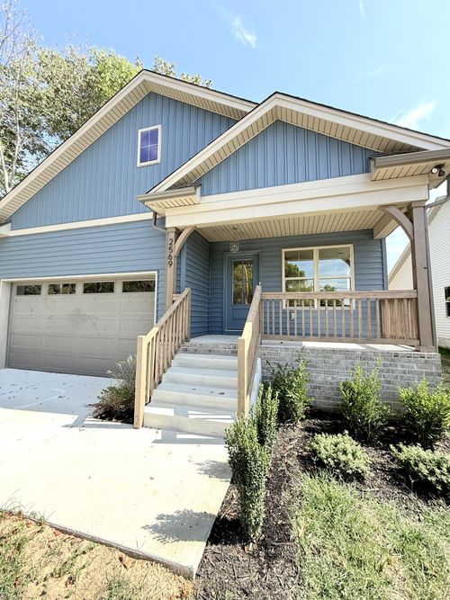 2569 Old Greenbrier Pike, Greenbrier, TN, 37073-4504 | Card Image