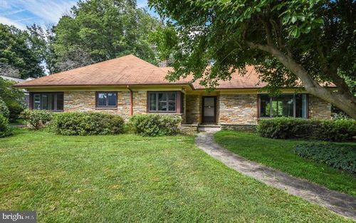 8104 Heacock Ln, WYNCOTE, PA, 19095-1819 | Card Image