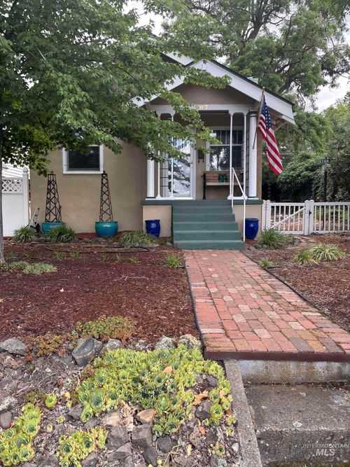 907 Prospect Ave, Lewiston, ID, 83501-2234 | Card Image