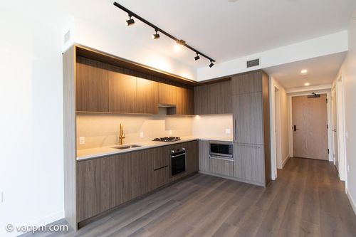 705-5987 Wilson Ave, Burnaby, BC, V5H2R3 | Card Image