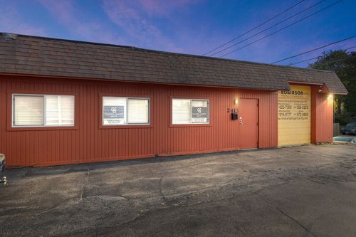 2-2413 Washington St, Waukegan, IL, 60085-5064 | Card Image