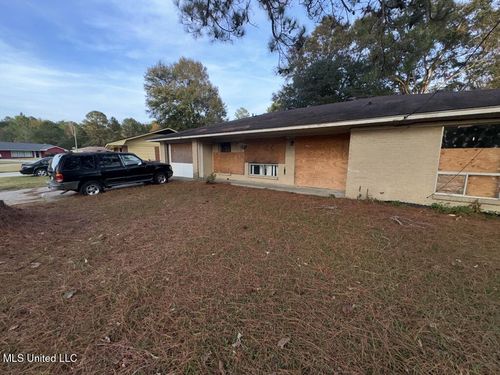 3833 John F Kennedy Blvd, Jackson, MS, 39213-2408 | Card Image