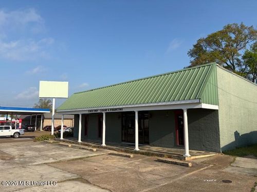 104 E Third St, Forest, MS, 39074-4102 | Card Image
