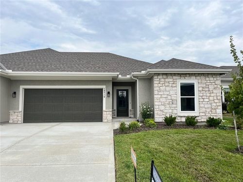 19716 W 196th St, Spring Hill, KS, 66083-8776 | Card Image