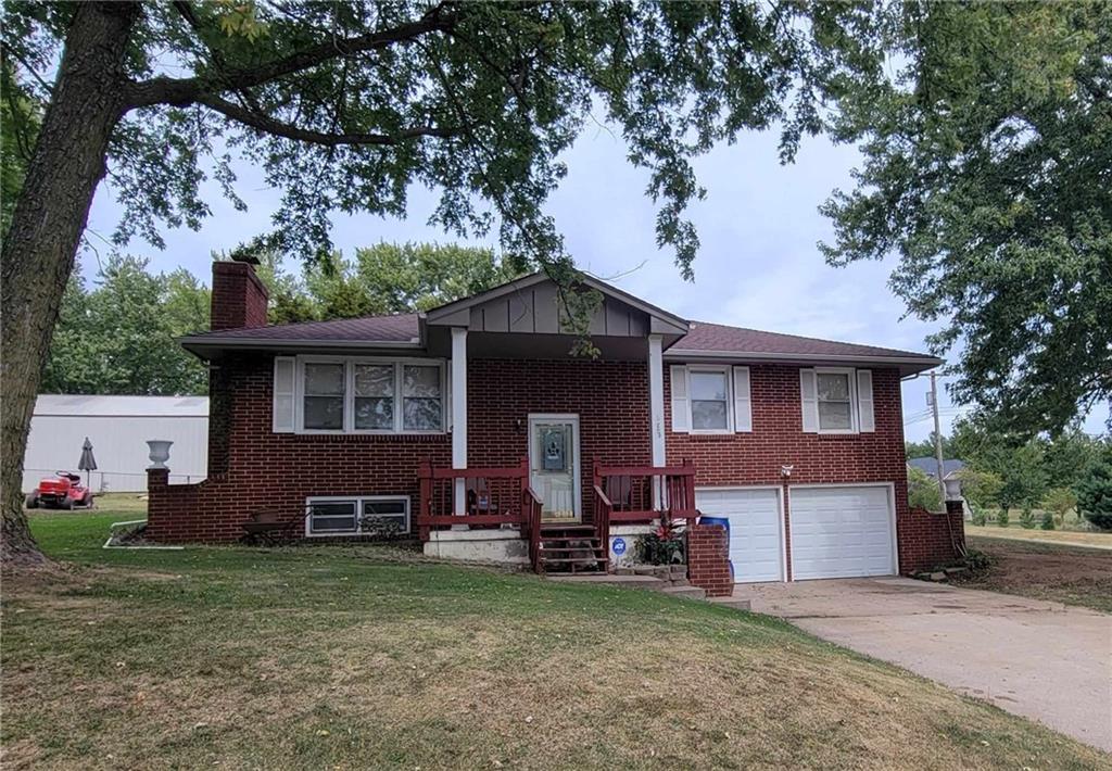 Maplewood Dr, Excelsior Springs, MO 64024