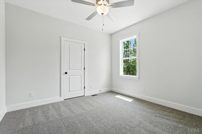 8666 Hat Creek Rd, House other with 3 bedrooms, 2 bathrooms and null parking in Brookneal VA | Image 14