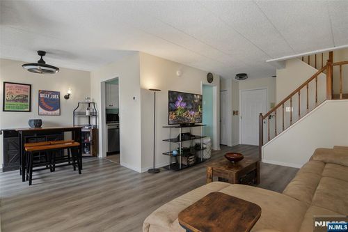 50 Iron Forge Sq, Pompton Lakes, NJ, 07442-1737 | Card Image