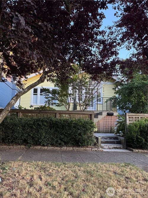 319 Nw 81st St, Seattle, WA, 98117-4031 | Card Image