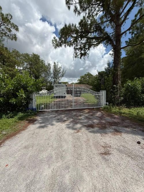 17995 31st Rd N, Loxahatchee, FL, 33470-3608 | Card Image