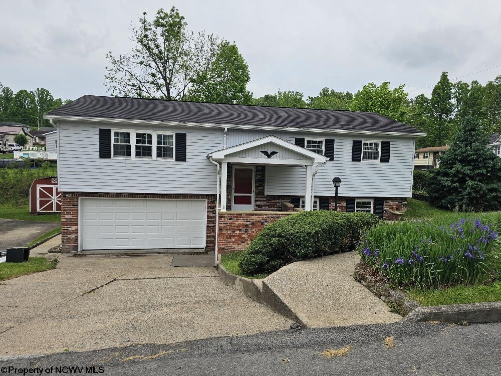 Braddock St, Fairmont, WV 26554