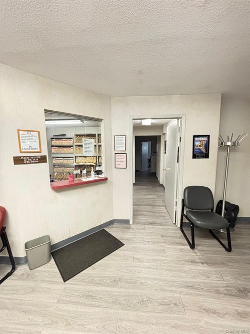 1st-220 Beach 20th St, Far Rockaway, NY, 11691-3618 | Card Image