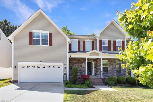 105 Crossing Waters Way, Yorktown, VA, 23690-1001 | Card Image