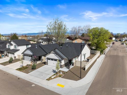 3466 S Garibaldi Pl, Meridian, ID, 83642-8840 | Card Image