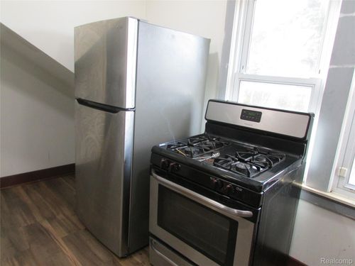 6841 Penrod Street, Detroit, MI, 48228 | Card Image