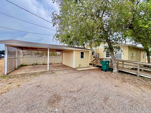 201 Zanderson Ave, Jourdanton, TX, 78026-3044 | Card Image