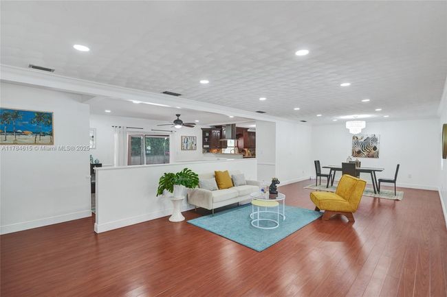 7360 Sw 120 Th St, House other with 4 bedrooms, 2 bathrooms and null parking in Pinecrest FL | Image 13