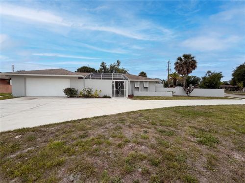 1301 Lucaya Ave, VENICE, FL, 34285-6409 | Card Image