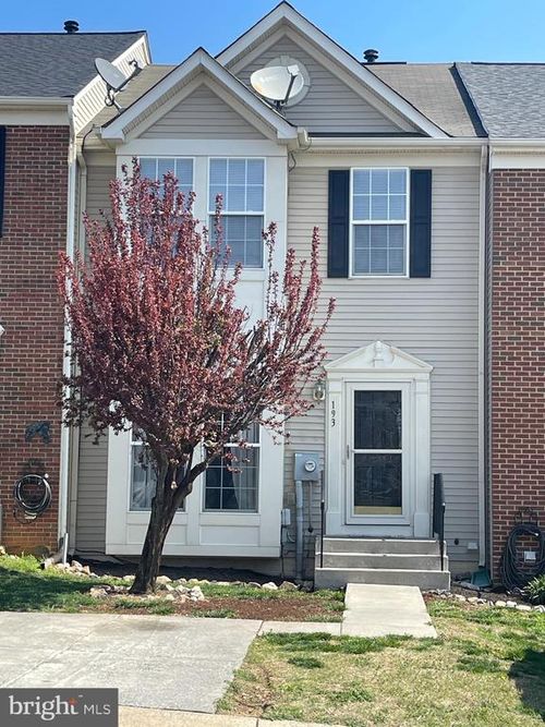 193 Oxbow Dr, Strasburg, VA, 22657-5278 | Card Image