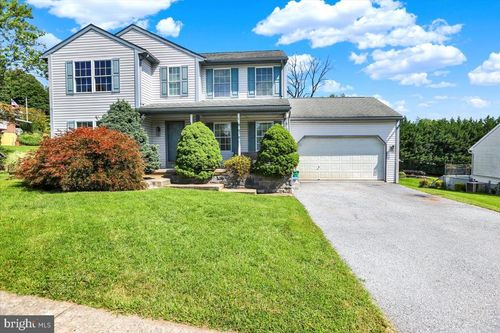 632 Leininger Ave, MOHNTON, PA, 19540-1328 | Card Image