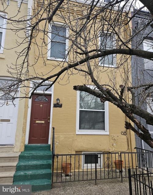743 N 39th St, PHILADELPHIA, PA, 19104-1674 | Card Image