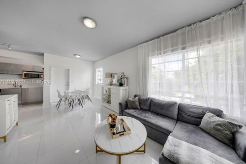 apt-12-1000 Meridian Ave, Miami Beach, FL, 33139-8332 | Card Image