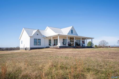 400 39th St Ne, Fort Payne, AL, 35967-4062 | Card Image