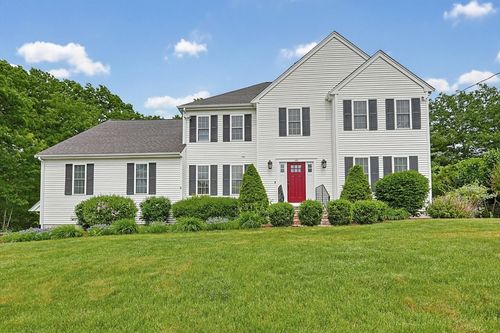 68 Old Wood Rd, North Attleboro, MA, 02760-3573 | Card Image