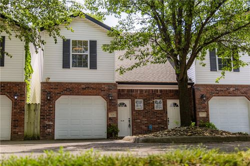 908 S Wood Ave, Fayetteville, AR, 72701-6669 | Card Image