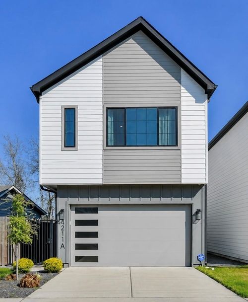 a-4211 Nichols St, Houston, TX, 77020-2509 | Card Image