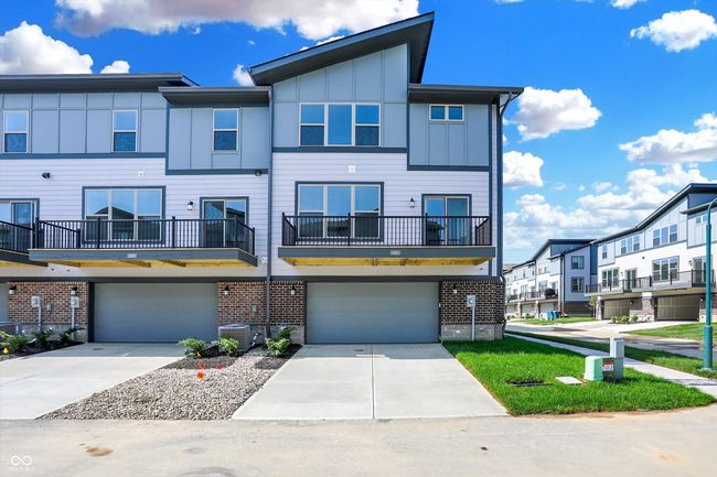 13421 Carlsbad Pl, Townhouse with 3 bedrooms, 4 bathrooms and null parking in Fishers IN | Image 42