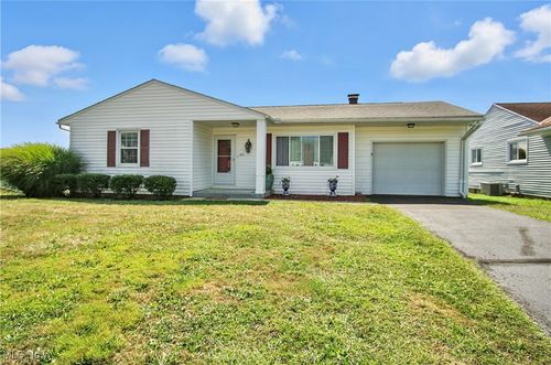 326 Elm St, Duncan Falls, OH, 43734-9702 | Card Image