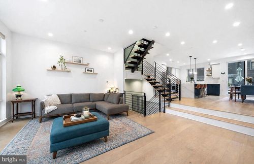 2512 E Cumberland St, PHILADELPHIA, PA, 19125-3107 | Card Image