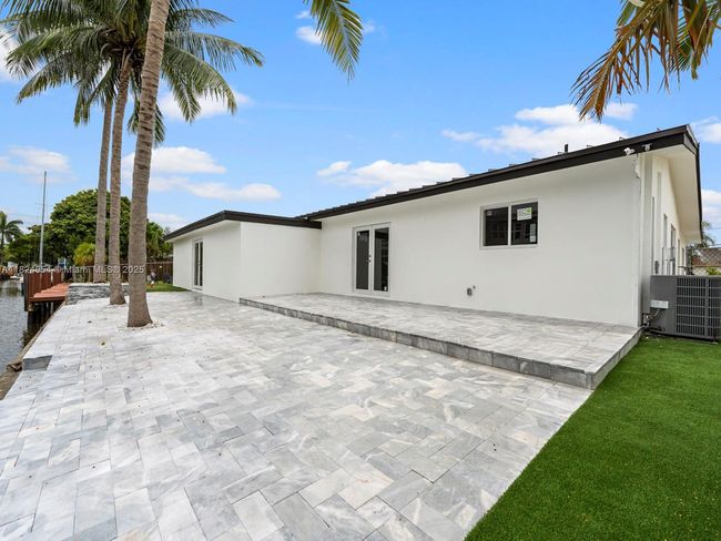1007 Citrus Isle, House other with 4 bedrooms, 3 bathrooms and null parking in Fort Lauderdale FL | Image 10