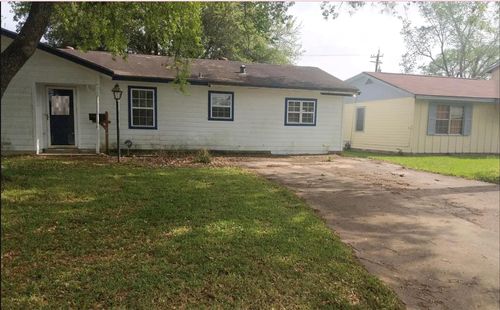 8745 Kimberly Dr, Beaumont, TX, 77707-1433 | Card Image