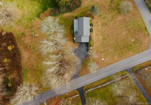 2 Cheyenne Ct, Katonah, NY, 10536-2912 | Card Image