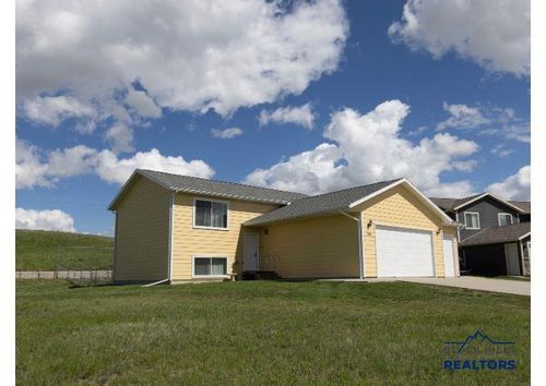 752 Bear Tooth Ct, Box Elder, SD, 57719-8202 | Card Image