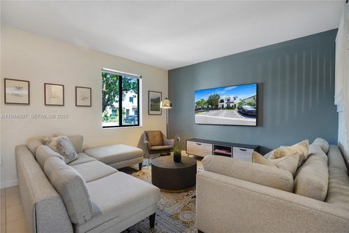 20648 Ne 7th Pl, Miami, FL, 33179-3583 | Card Image