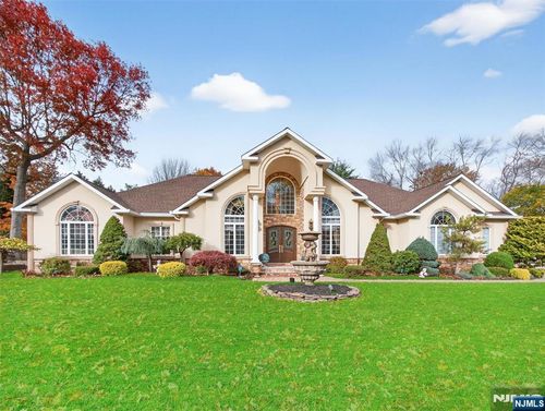 32 Chadwick Rd, Hillsdale, NJ, 07642-1357 | Card Image