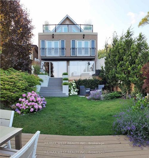 5 11th St, Toronto, ON, M8V3G2 | Card Image