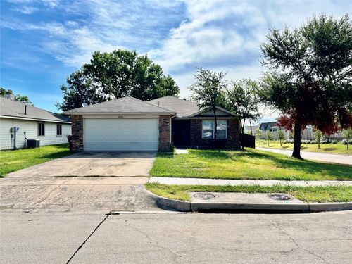 2200 Lookout Ln, Denton, TX, 76207-1020 | Card Image