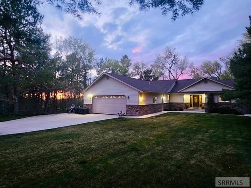 1522 Sod Farm Rd, Pocatello, ID, 83204-7532 | Card Image