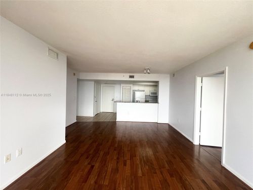 apt-712-19501 W Country Club Dr, Aventura, FL, 33180-2474 | Card Image