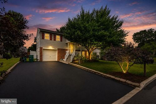 913 Seminary St, PENNSBURG, PA, 18073-1630 | Card Image