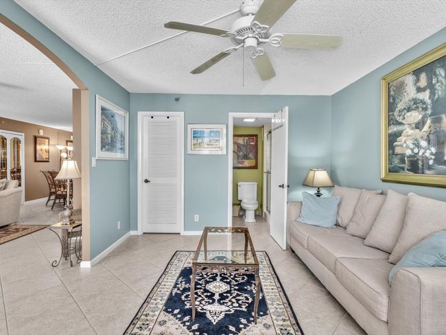 APT-605 - 4505 S Ocean Blvd, Condo with 2 bedrooms, 2 bathrooms and null parking in Highland Beach FL | Image 38