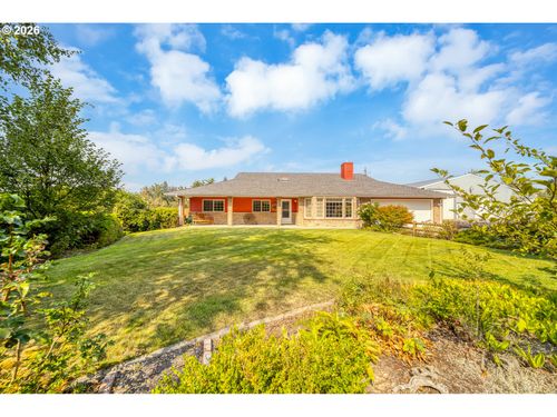 200 Se Crestview Ln, Madras, OR, 97741-9361 | Card Image