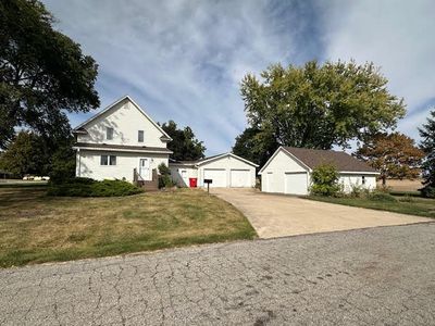 201 E Veterans Drive, Home with 3 bedrooms, 1 bathrooms and null parking in Ogden IA | Image 3