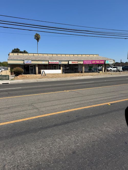 2707 E Fremont St, Stockton, CA, 95205-3936 | Card Image
