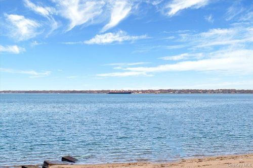 403-1 Patricia Ln, Bronx, NY, 10465-4200 | Card Image