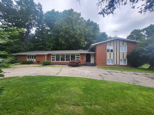 1246 Dyemeadow Ln, Flint, MI, 48532-2318 | Card Image