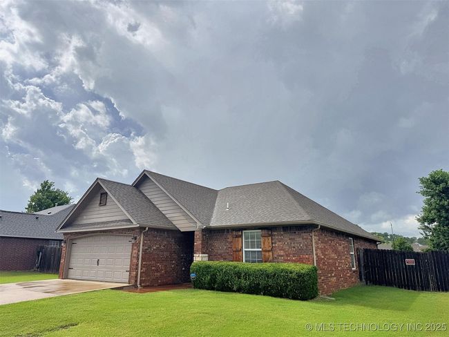 3974 Highland Dr, House other with 3 bedrooms, 2 bathrooms and null parking in Tahlequah OK | Image 4